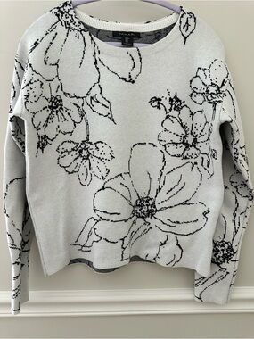 Tahari White Crewneck Sweater with Black Floral Outline Small